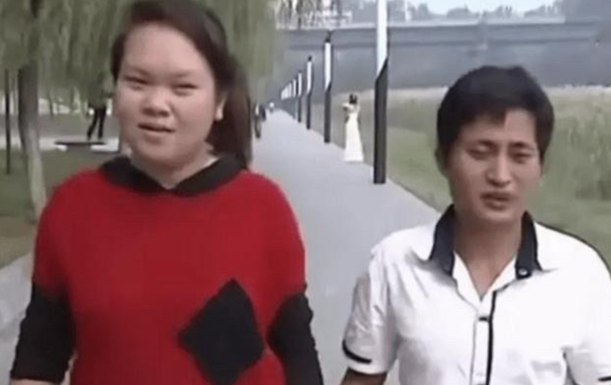 2015年武汉女孩被“高富帅”网友骗至农村，19岁为其生下龙凤胎