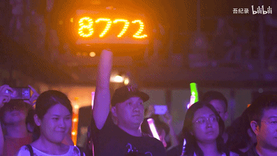 “我爱摇滚，我有病。”