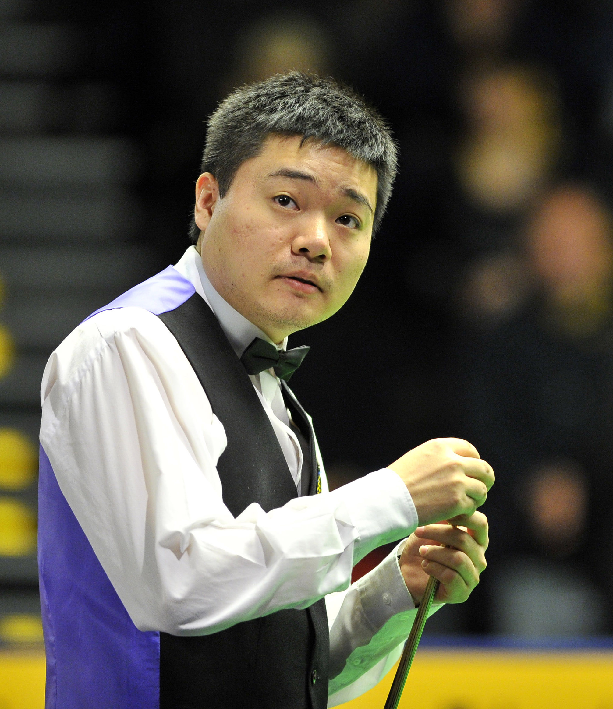 英国的国球是什么(丁俊晖泪目:以奖杯告慰天堂里的母亲,我和家人会过