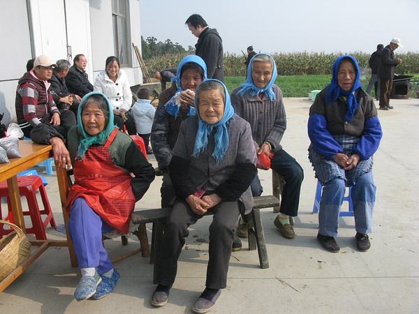 春节送礼，这5个“忌讳”要牢记，老一辈传统不能忘，免得办错事