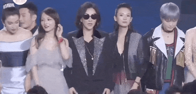 明星不红就活该被羞辱？吴昕被一刀剪掉长发，还有人喝油漆洗胃