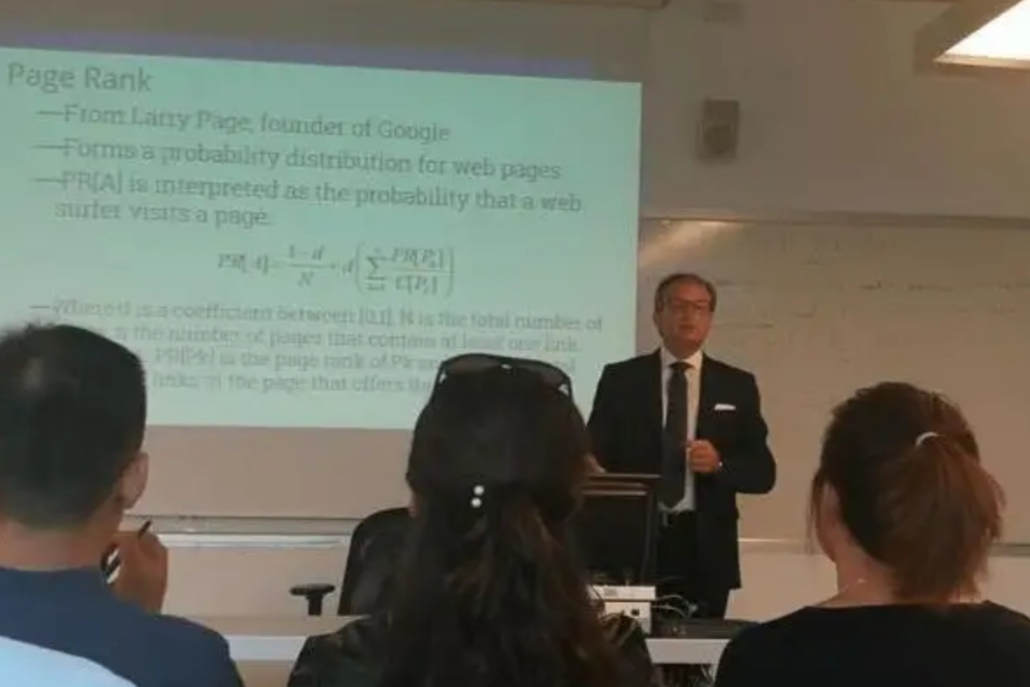 清华大学课堂随拍，几乎都采用全英文授课，国际化还是过度追捧？