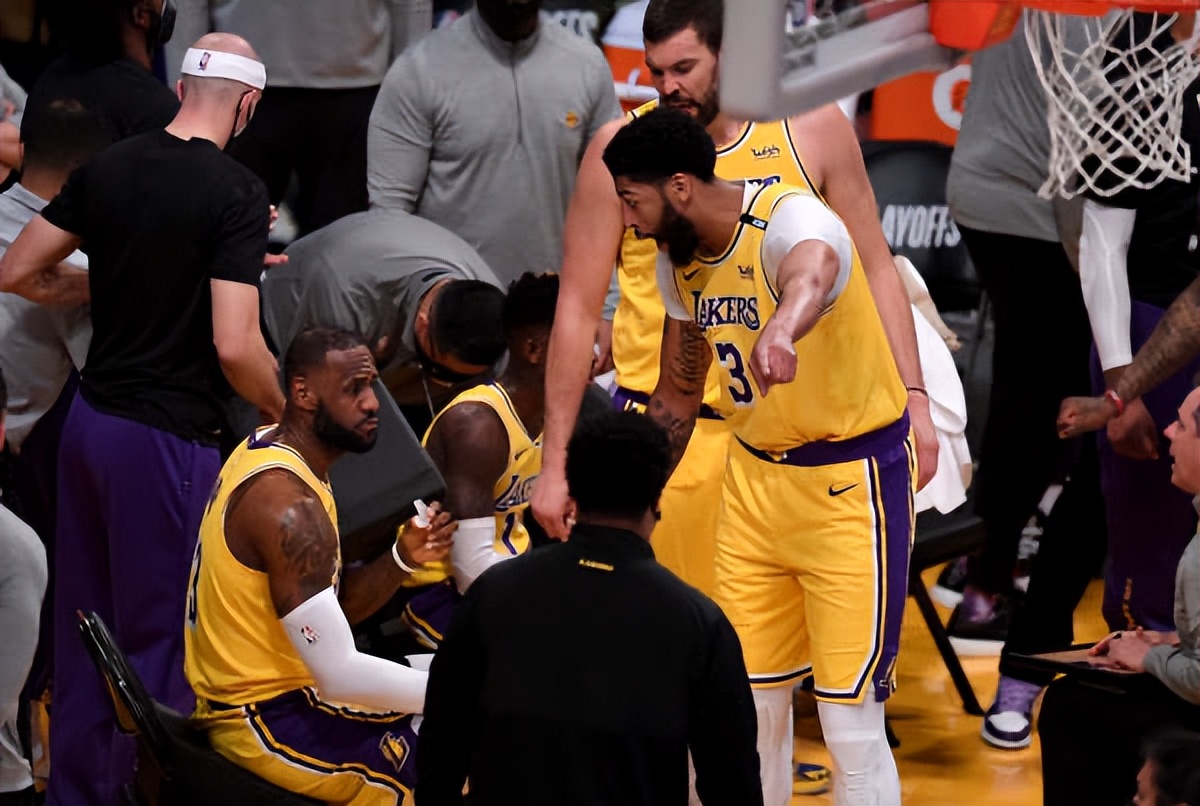 nba施罗德为什么不上场(拒绝湖人8400万合同的施罗德，如今和湖人两败俱伤)