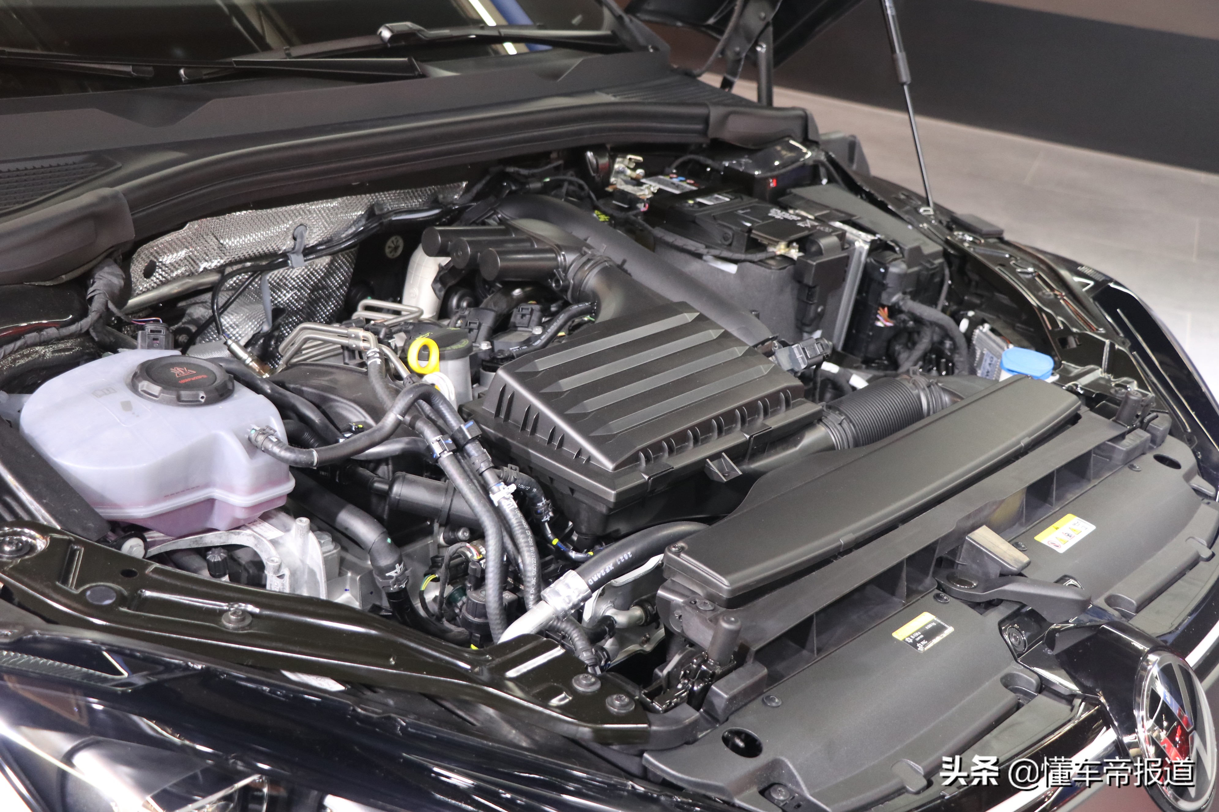 新车｜无框车门、掀背设计，一代凌渡L静态体验