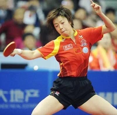 乒乓名將張怡寧老公（13年后再看張怡寧徐威大20歲的盛世婚禮，一兒一女是最好的回應）