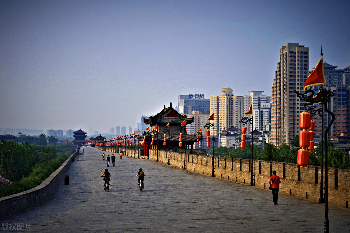 中国旅游城市排行榜（国内最热门的10大旅游城市，北京上海受游客热棒，昆明重庆没上榜）