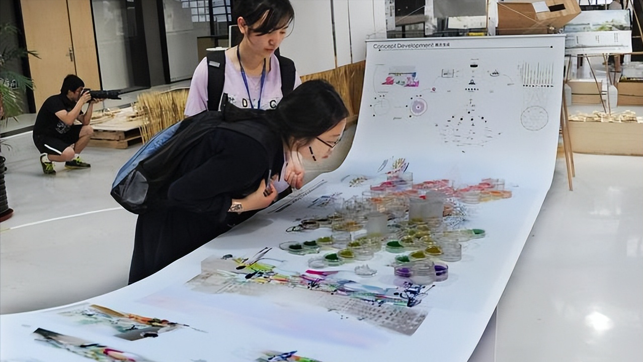 设计类专业就业前景怎么样？普通专业毕业生如何跨行业学设计？