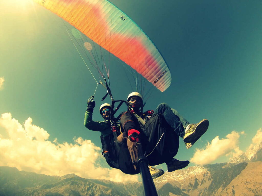 95后女孩滑翔伞坠亡，浙江金顶旅游高坠事故：究竟什么原因？