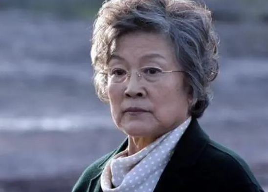 洪卫观众对于他应该是很熟悉的,曾出演军旅题材剧《我是特种兵》,《我
