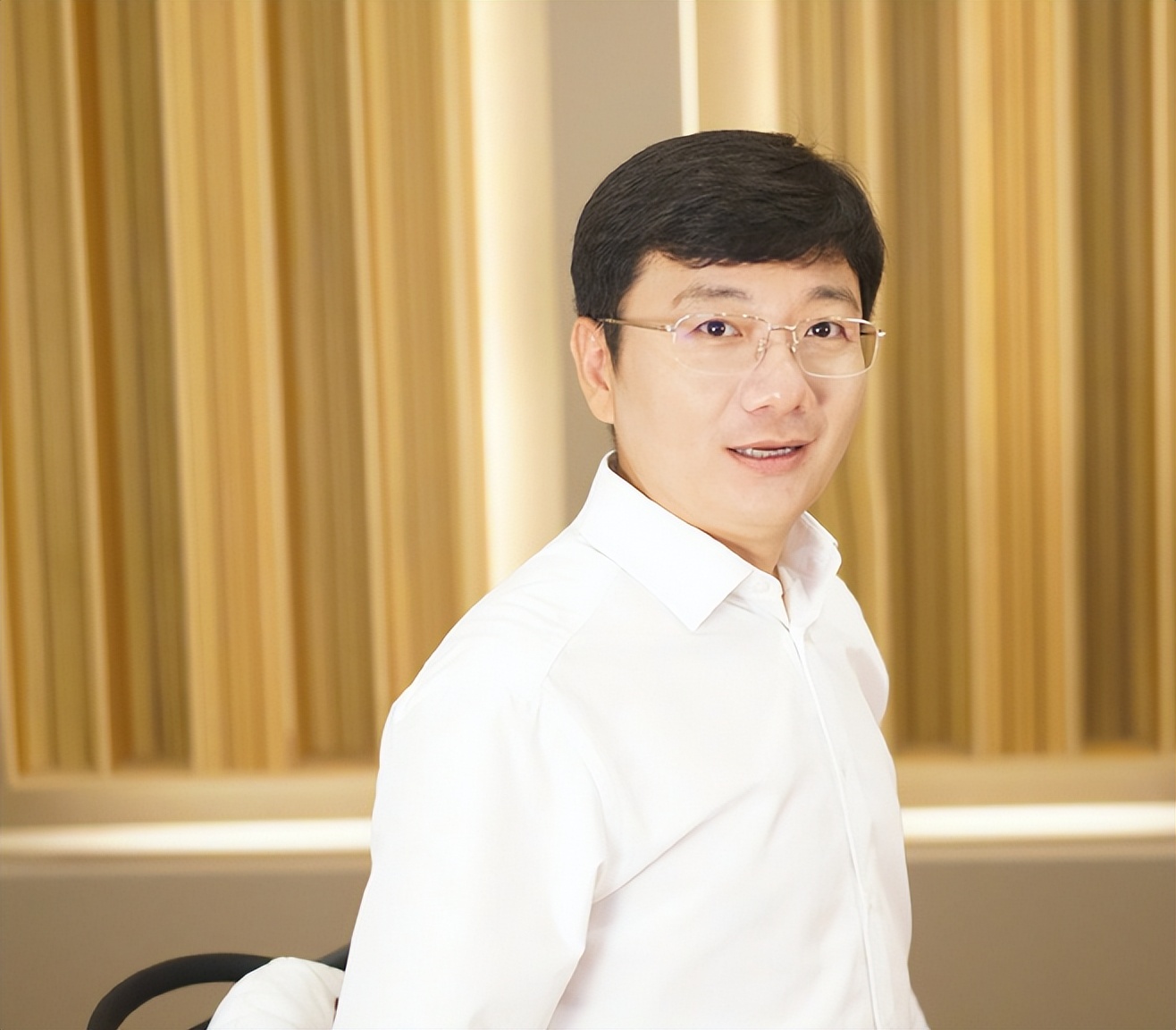 姜广涛涉嫌商业纠纷，疑似被警察逮捕，公司给出声明在接受调查