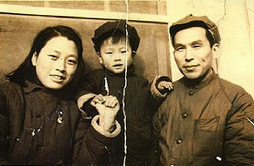 著名歌唱家王昆和丈夫相伴71年丈夫离世2个月后她追随而去