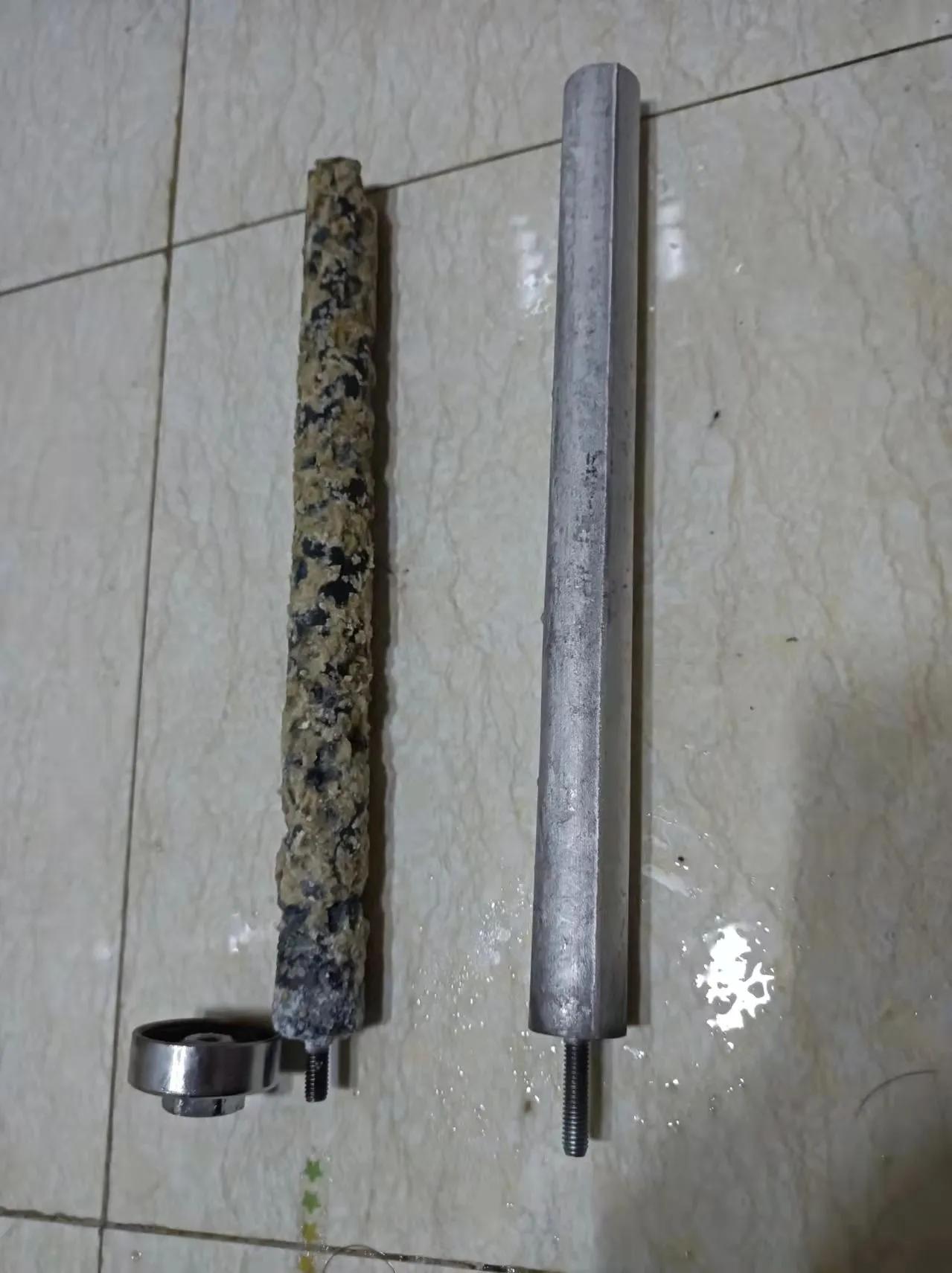 美的电热水器清理排污口.更换镁棒教程