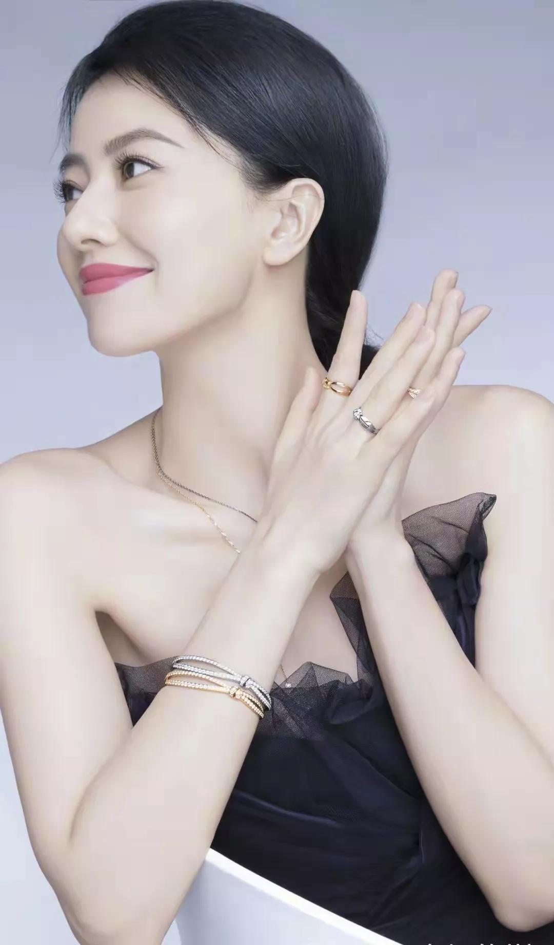 请欣赏40位明星独特灵秀的侧颜之美