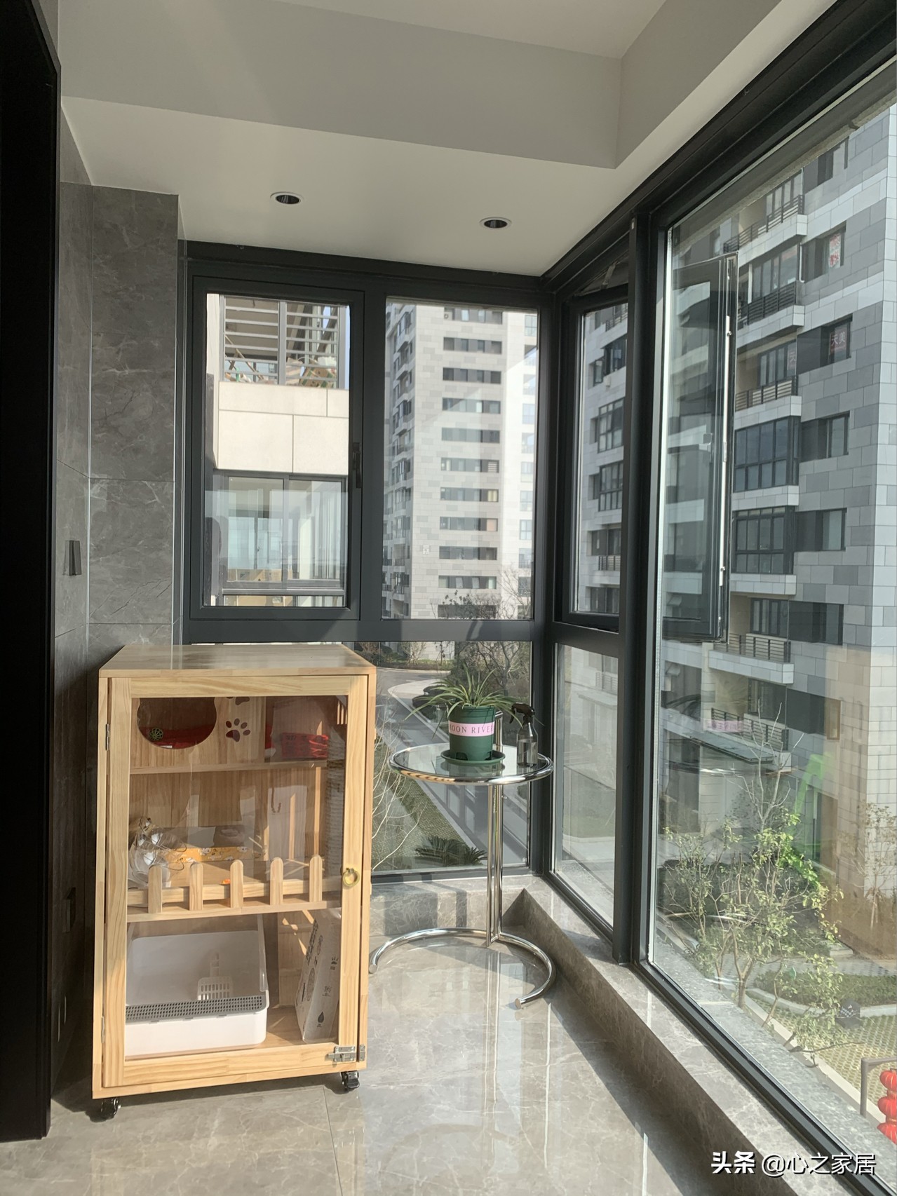 140㎡气派轻奢的家装风格，大三居住出大平层的感觉，成功的装修