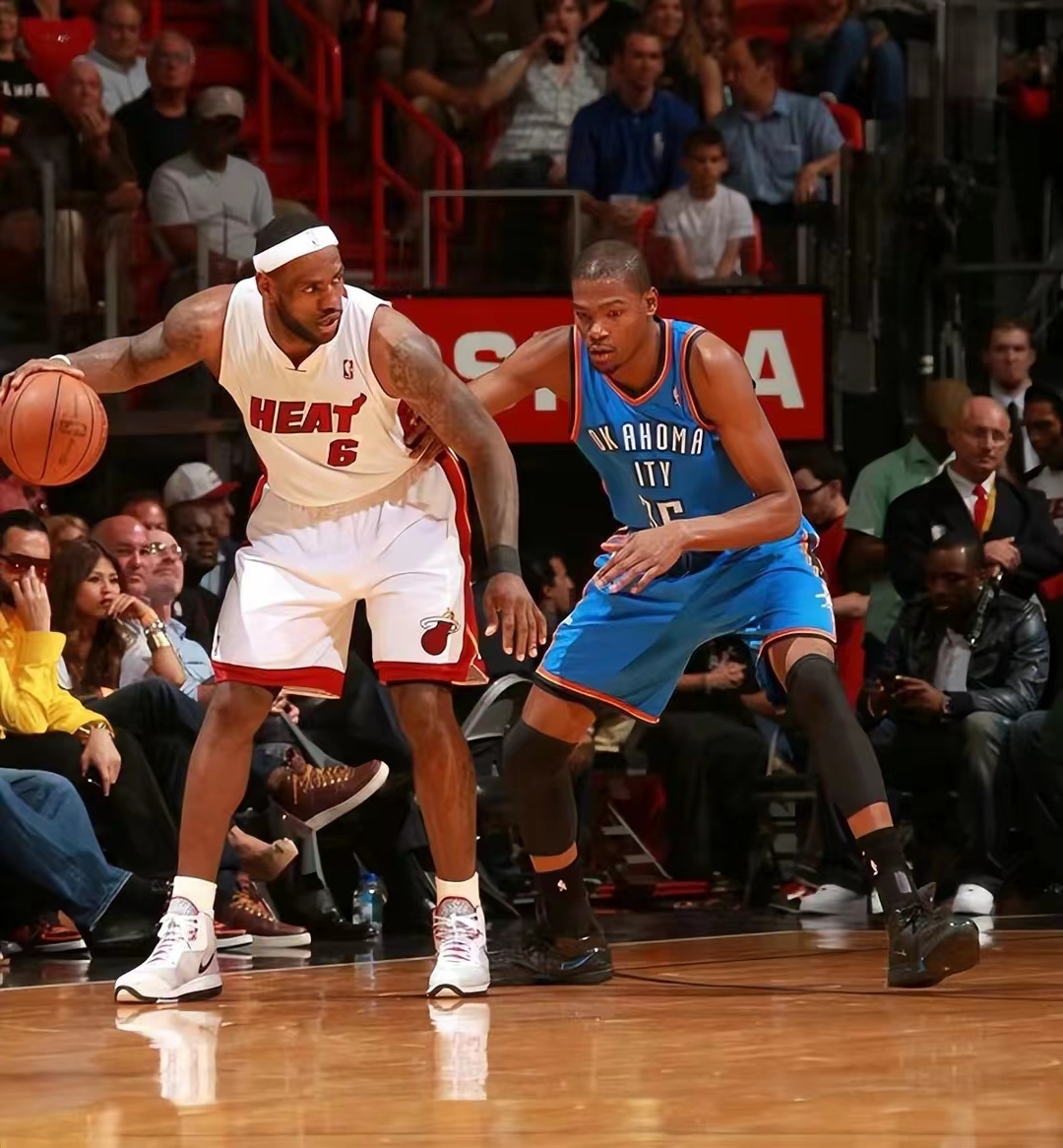 2012总决赛热火vs雷霆（12年总决赛雷霆对热火，詹皇场均28+10+7，其他五位球星表现如何）