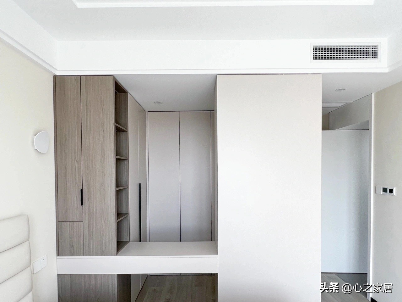 80㎡两室两卫装修的简约别致，空间利用充实，主卧衣帽间独特时尚