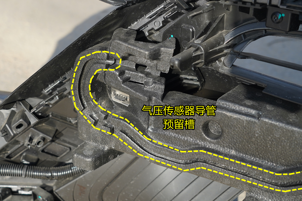 凡尔赛C5 X拆解汇总 复兴法系？一枕黄粱