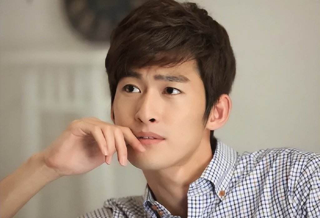 张翰个人资料简介(张翰:从"娱圈顶流"到"逐渐油腻",他怎么就成了这样?