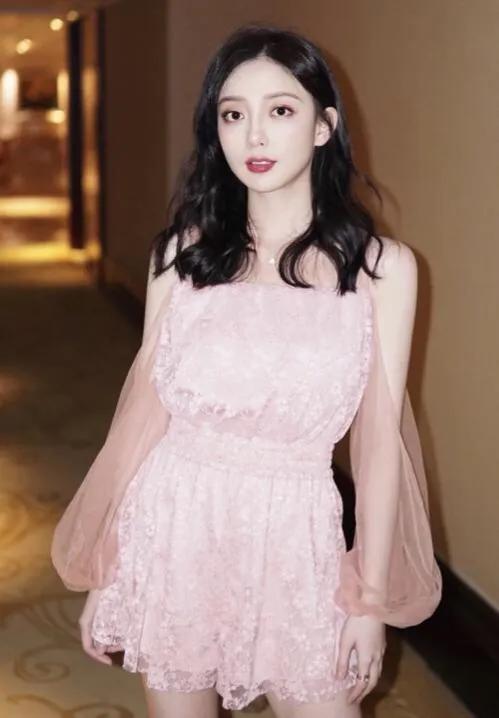 汪小敏又美又飒，关键歌唱的还很好