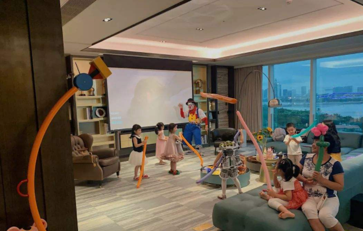 國足球員7000萬買房（輸越南后悔了吧？國足大將著急了，7000萬豪宅的房貸怎么還？）