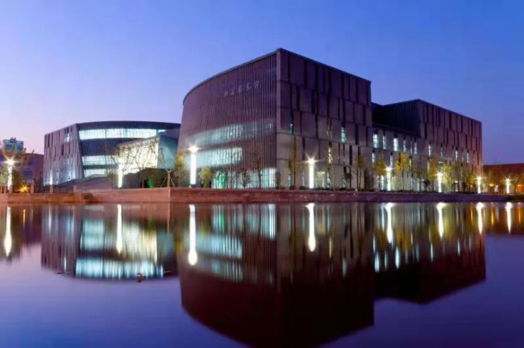 外语专业人才和复合型外语人才的摇篮：揭秘南京大学“超强”学院！