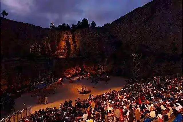 赖声川和徐峥都在缅怀的这位老爷子，到底是谁？