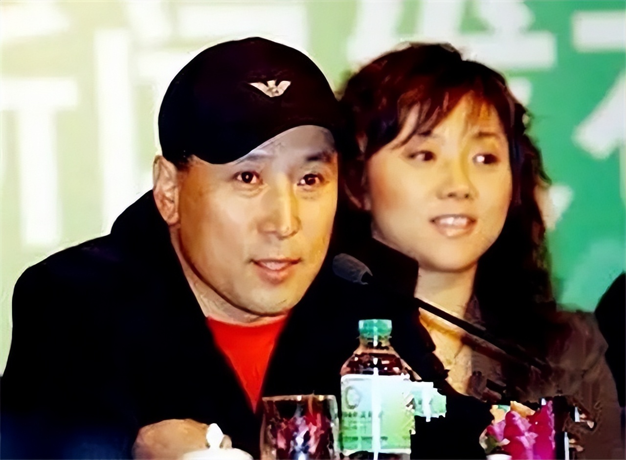 李永波妻子(李永波恋爱8年娶妻结婚,卸任教练后种榴莲,今身材发福两鬓