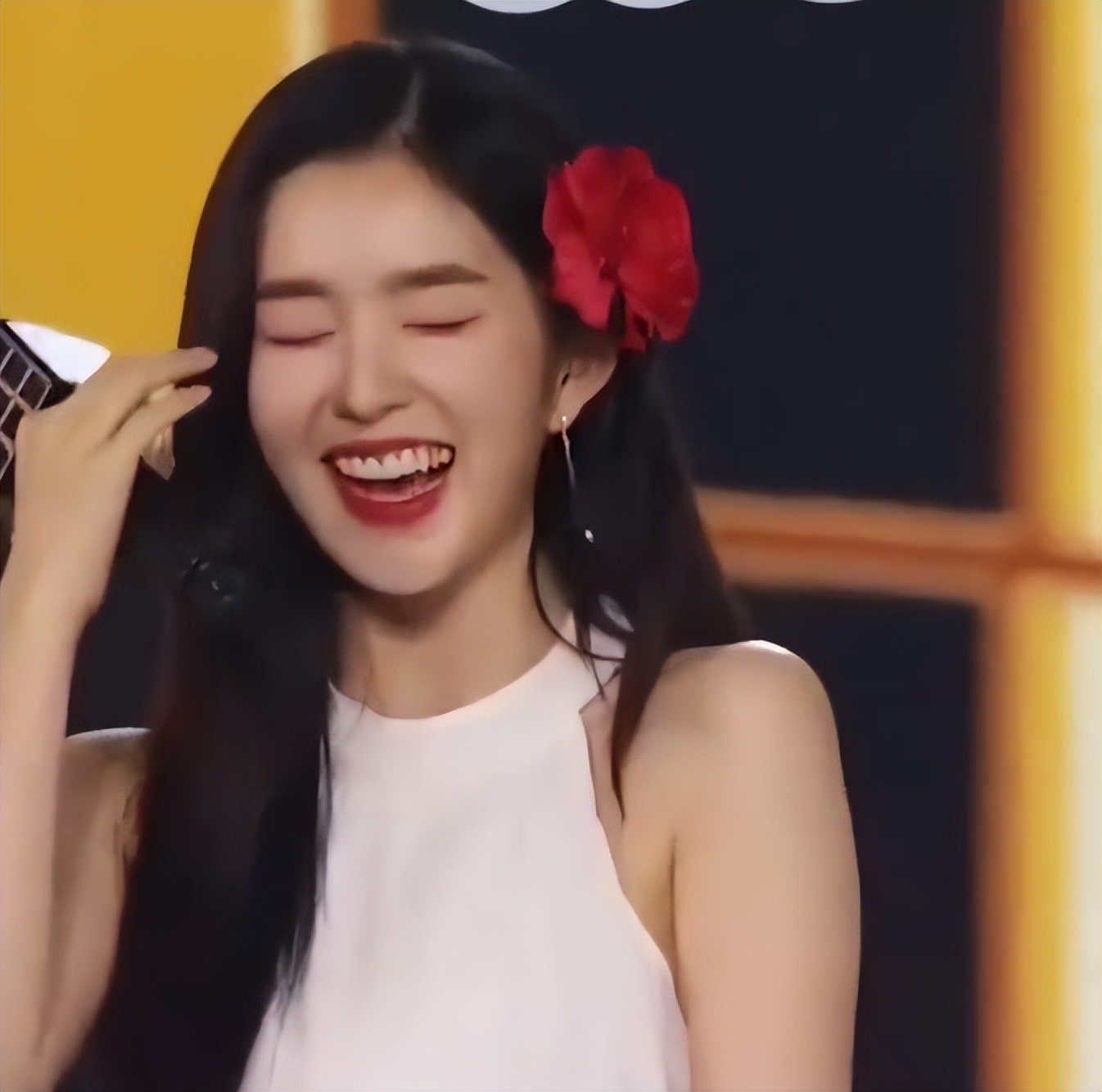 跟早年出道的林允儿,郑秀晶,裴秀智并列南韩四大神颜;平心而论,裴珠泫