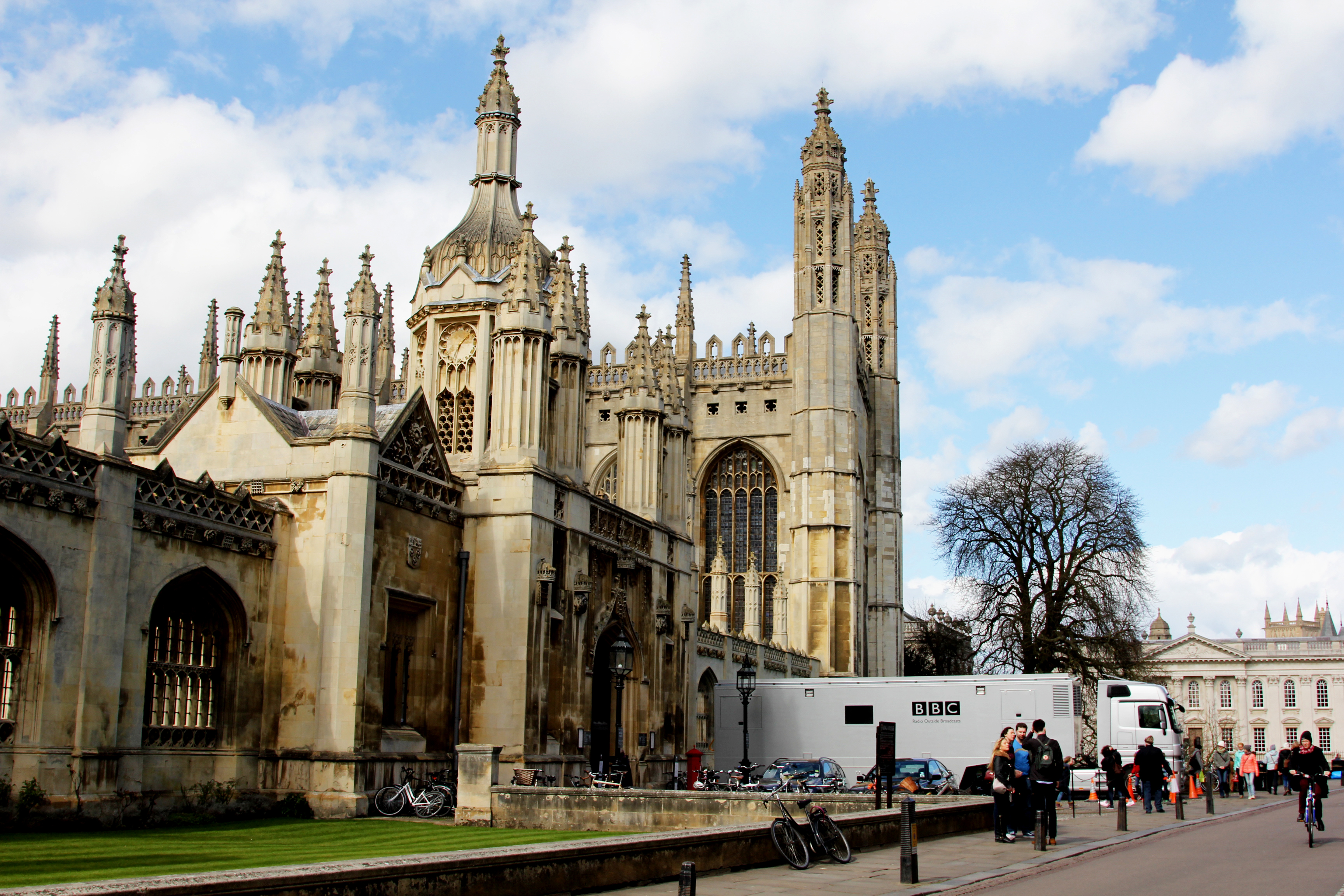 college)是剑桥大学最著名的学院之一,成立于1441年,由当时的英国国王