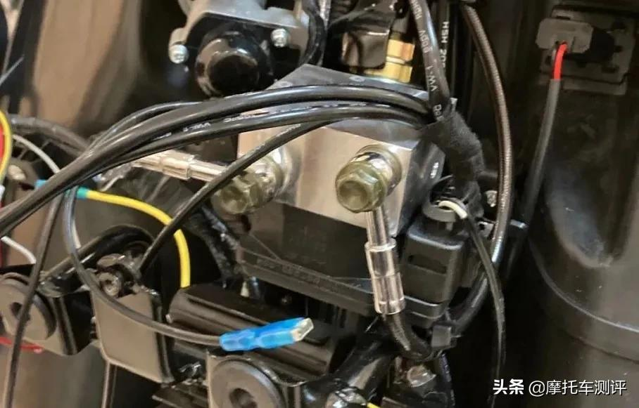 「技研」相差1.5米刹不住,可能撞飞两人!ABS有那么重要吗?
