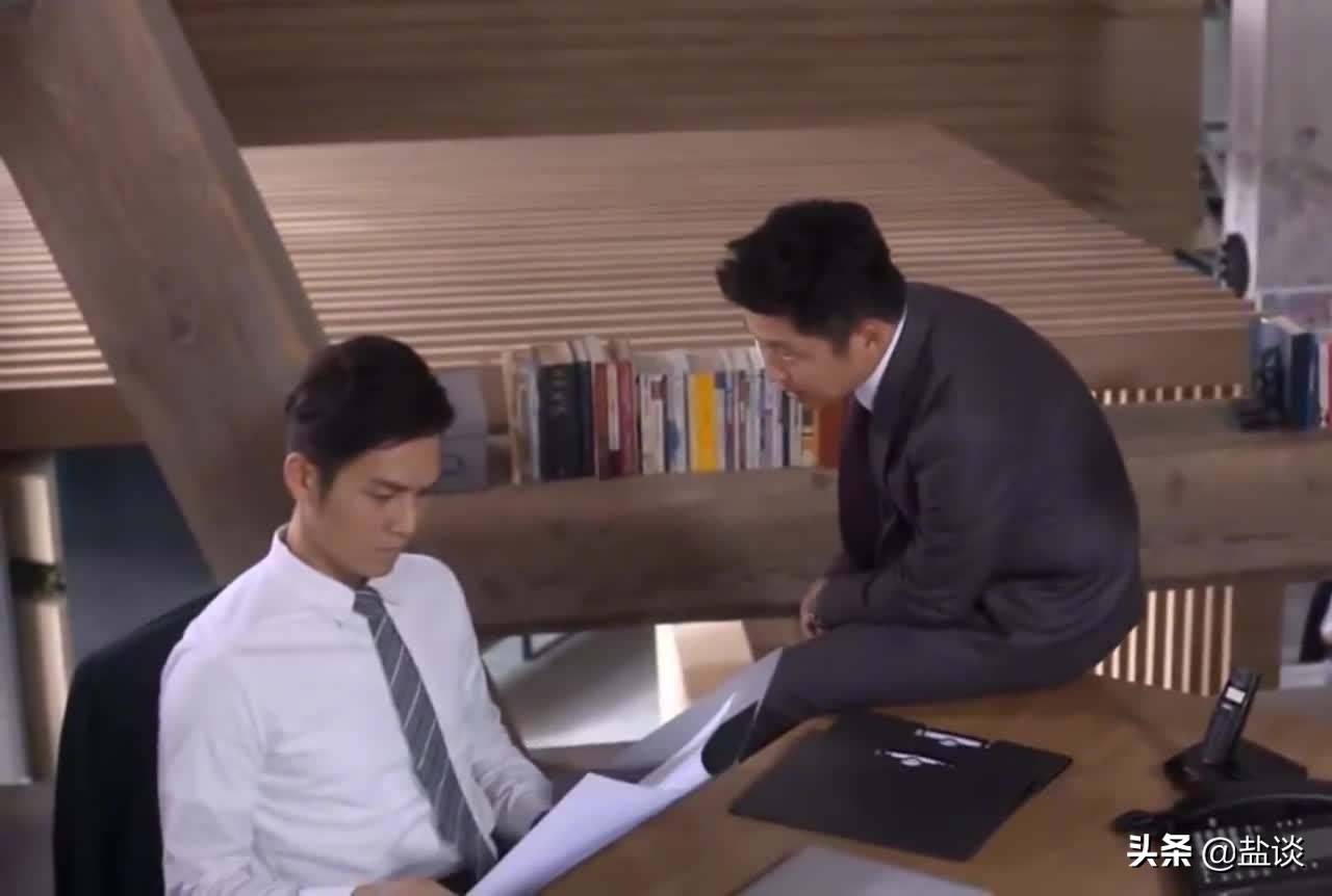 重看《何以笙箫默》，很多人都迷何以琛，而我看到了“丑男”老袁