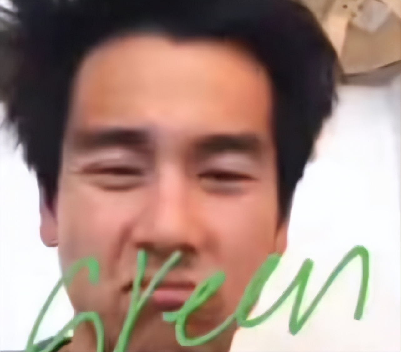 有压力了！彭于晏被吐槽邋遢后再被偶遇，开始考究造型帅回男神