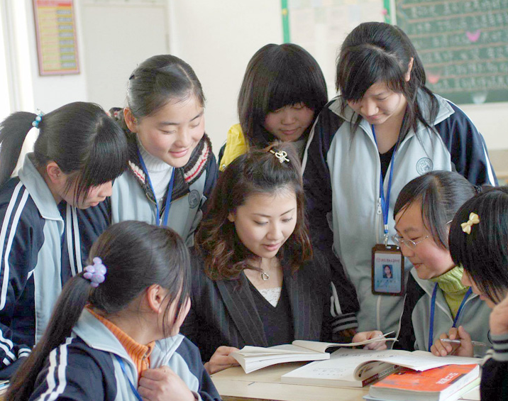 高中老师排座位的“套路”，看似平淡无奇，实则在观察这几个细节