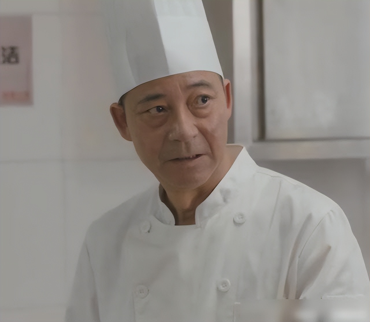 65岁林栋甫近照,曾是内地黄金配角,晚年被曝开出租糊口