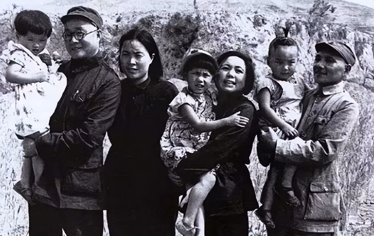 1986年刘伯承去世后，妻子汪荣华向医院求助：给我医护人员的名单