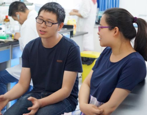 22岁刚上大学就感到很自卑，不是学生不努力，而是现实很无奈