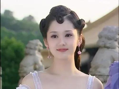 小时候看刁蛮公主的时候觉得张娜拉好漂亮