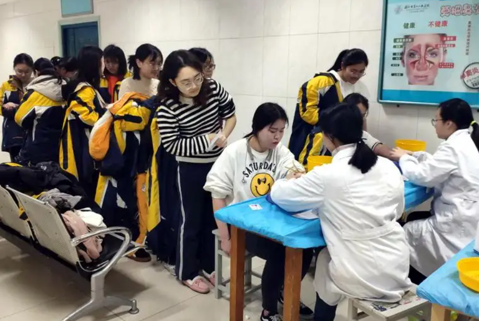高考体检要全部脱光光？高三学生党表示很尴尬，医生：我也不想看
