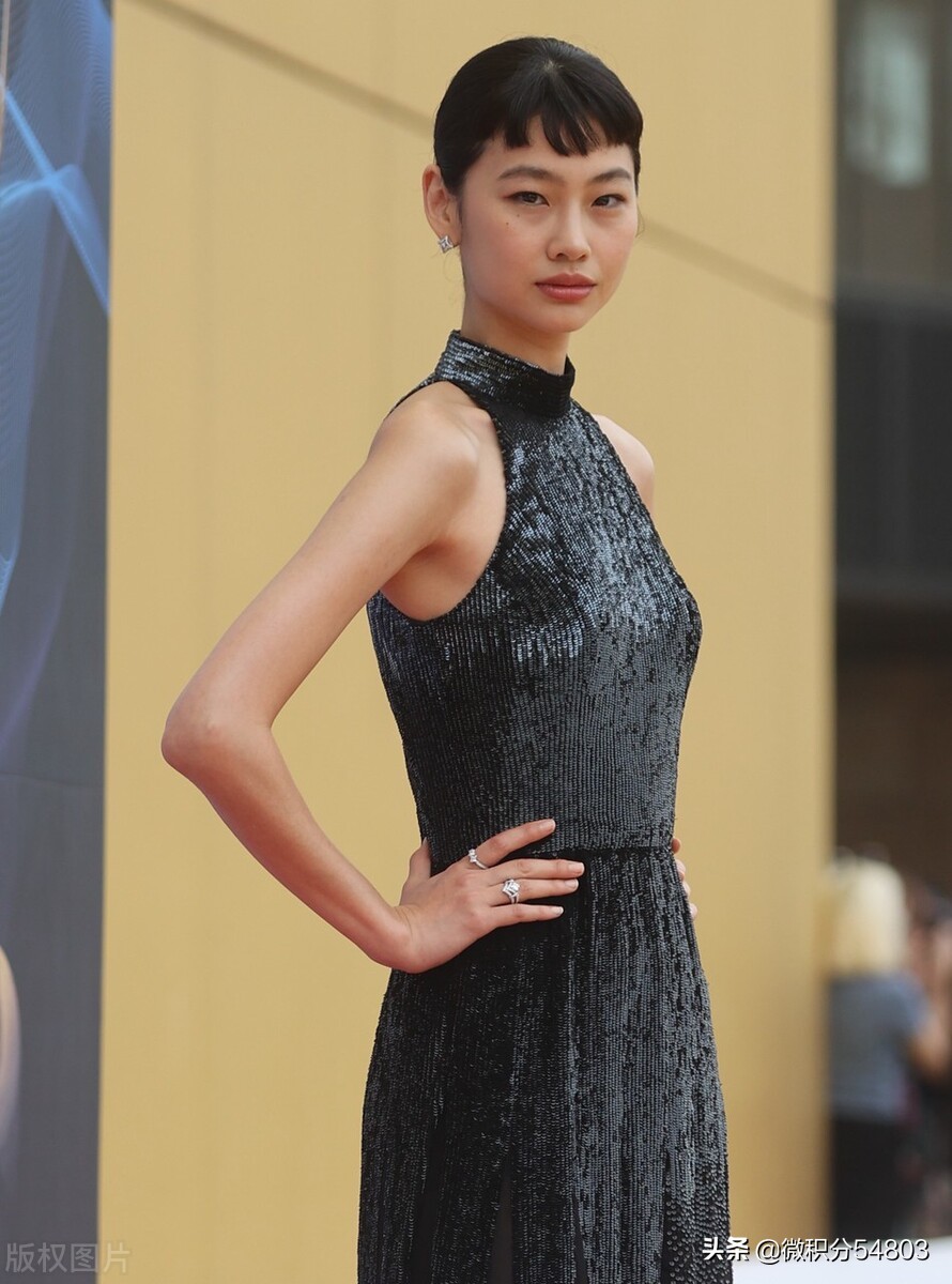 众韩女星出席第一届青龙电视剧红毯大赏