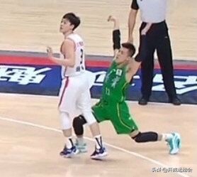 韩德君为什么进不了nba(韩德君正式离开赛区，第二阶段确定报销！杨鸣做出暖心的决定)