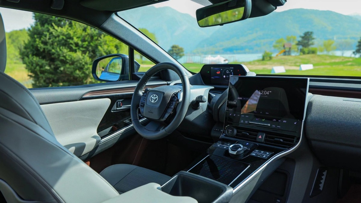 引领纯电出行新风潮，一汽丰田bZ系列首款纯电SUV bZ4X开启预售
