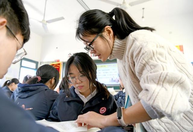 私立学校当老师稳定吗（私立院校2年内转公）