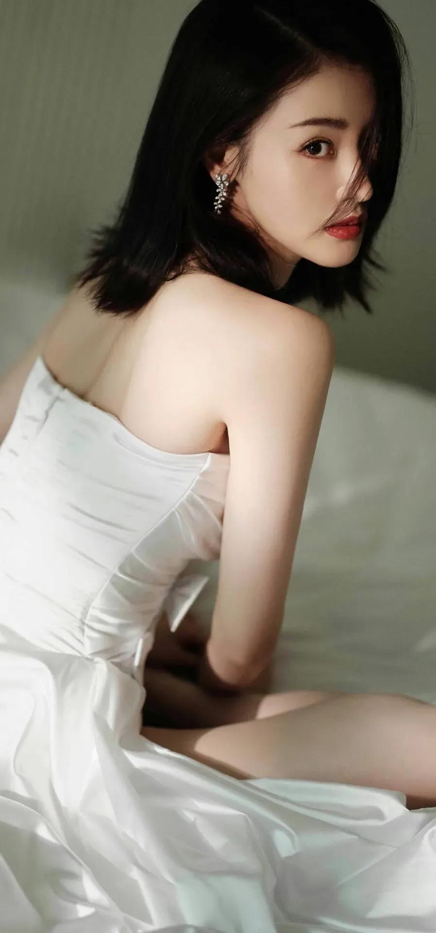 张天爱、杨幂杂志大片，清纯唯美，炫彩多姿