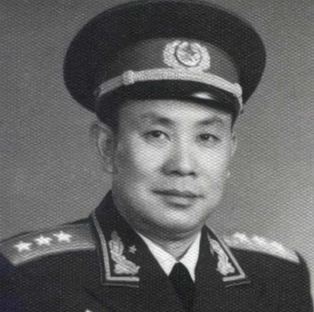 红军副班长指责军长，说三句话升至三级，40岁授予国将