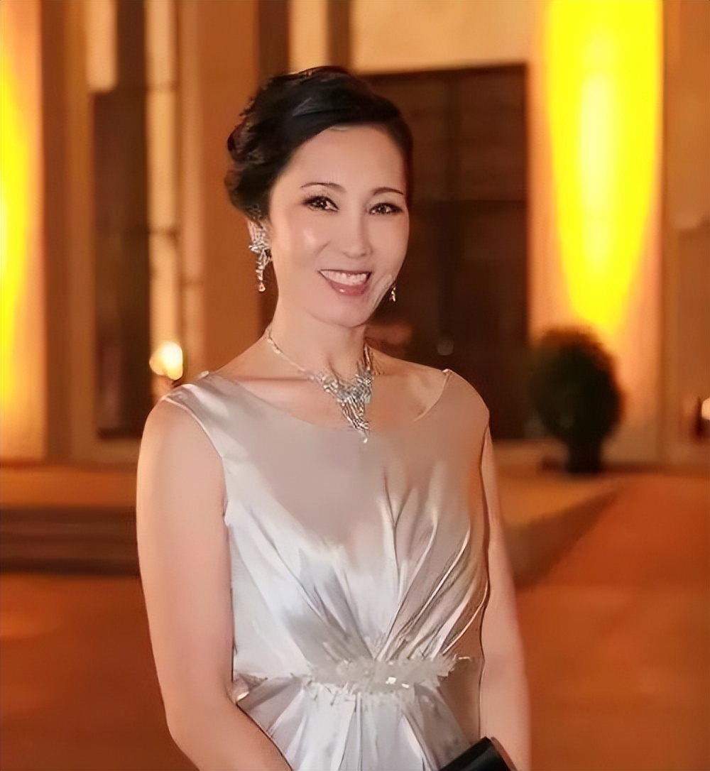 "万达之母"林宁:帮老公还债2000亿,王健林背后的女人有多牛?