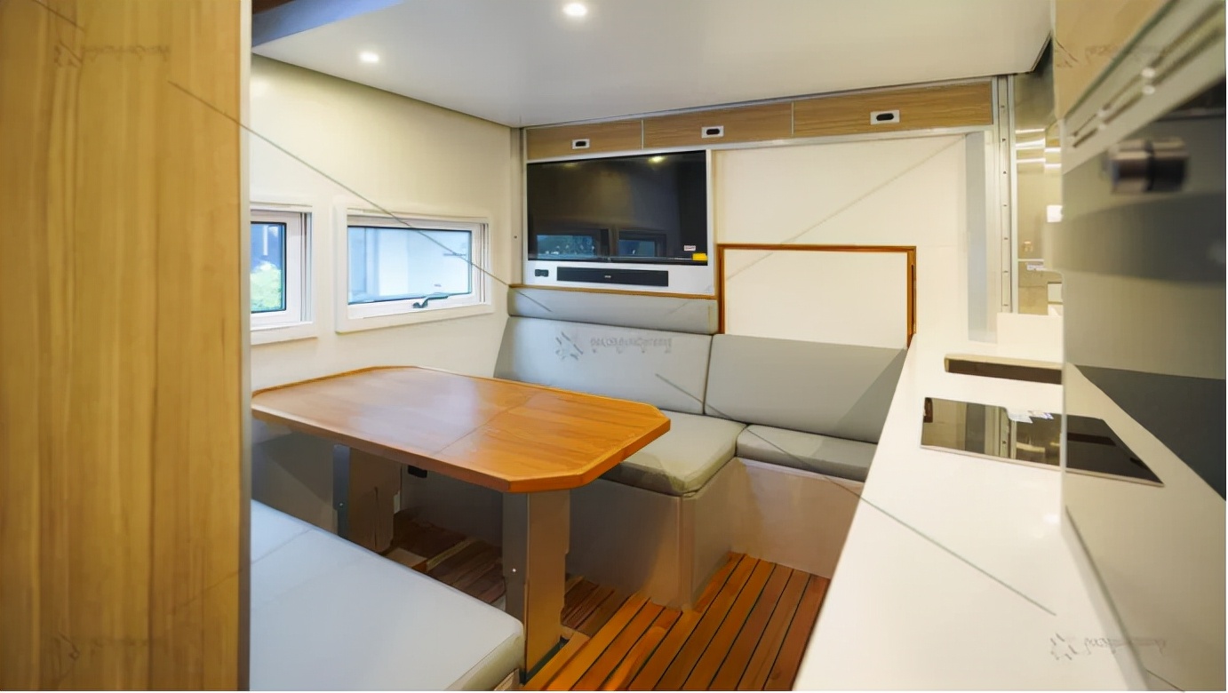 硬核流浪、逐光前行——国产4×4越野房车居住篇