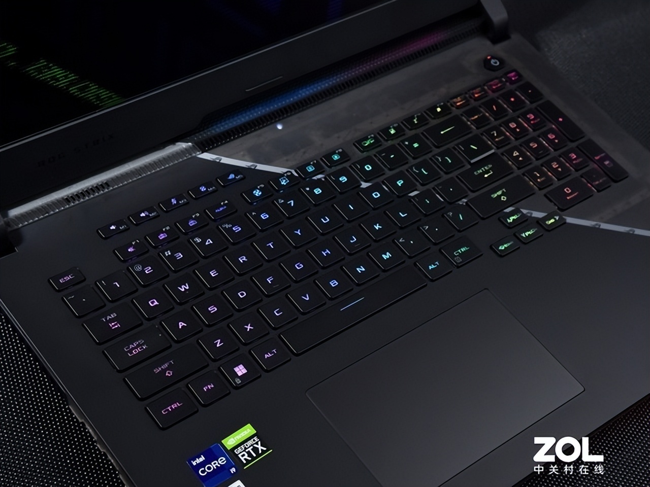 用27999元的12代酷睿i9顶级游戏本办公玩游戏是一种怎样的体验