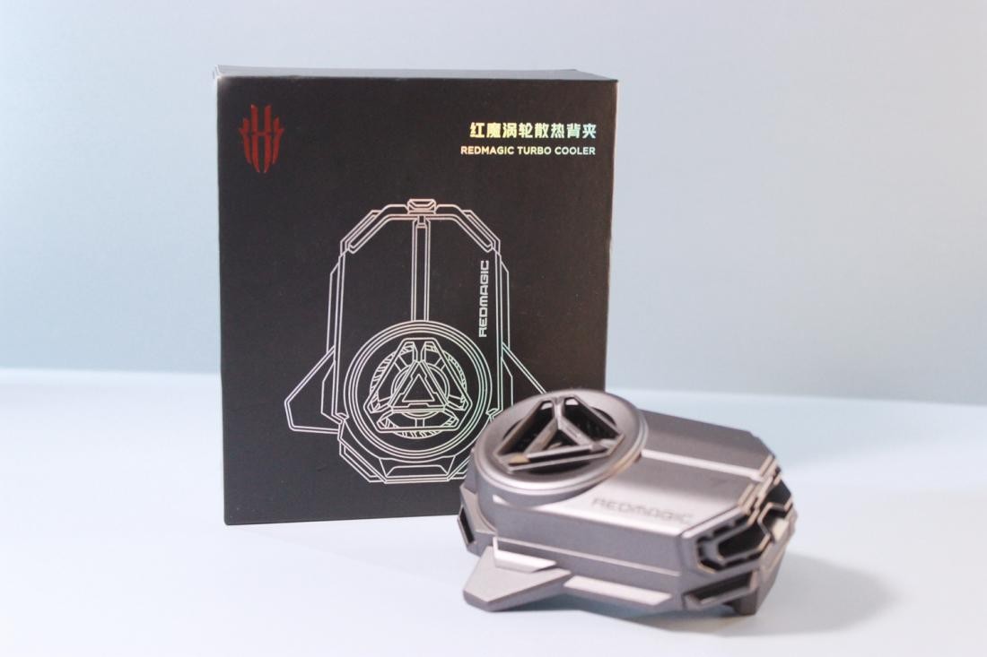 解决手机发热问题，红魔涡轮散热器开箱试用