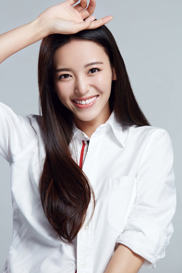 影视女演员尤靖茹，青春靓丽