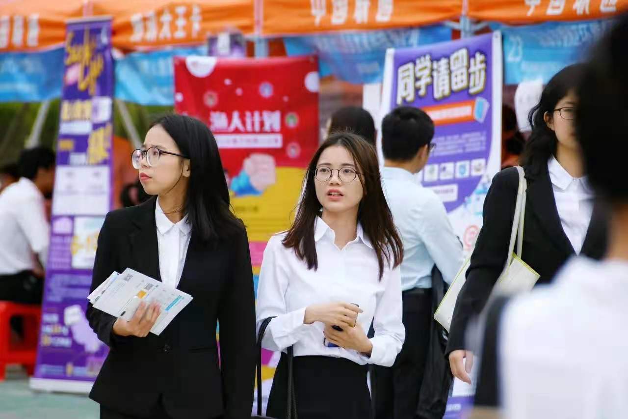 中国航空集团招聘，最高年薪36万元，适合大学生报名